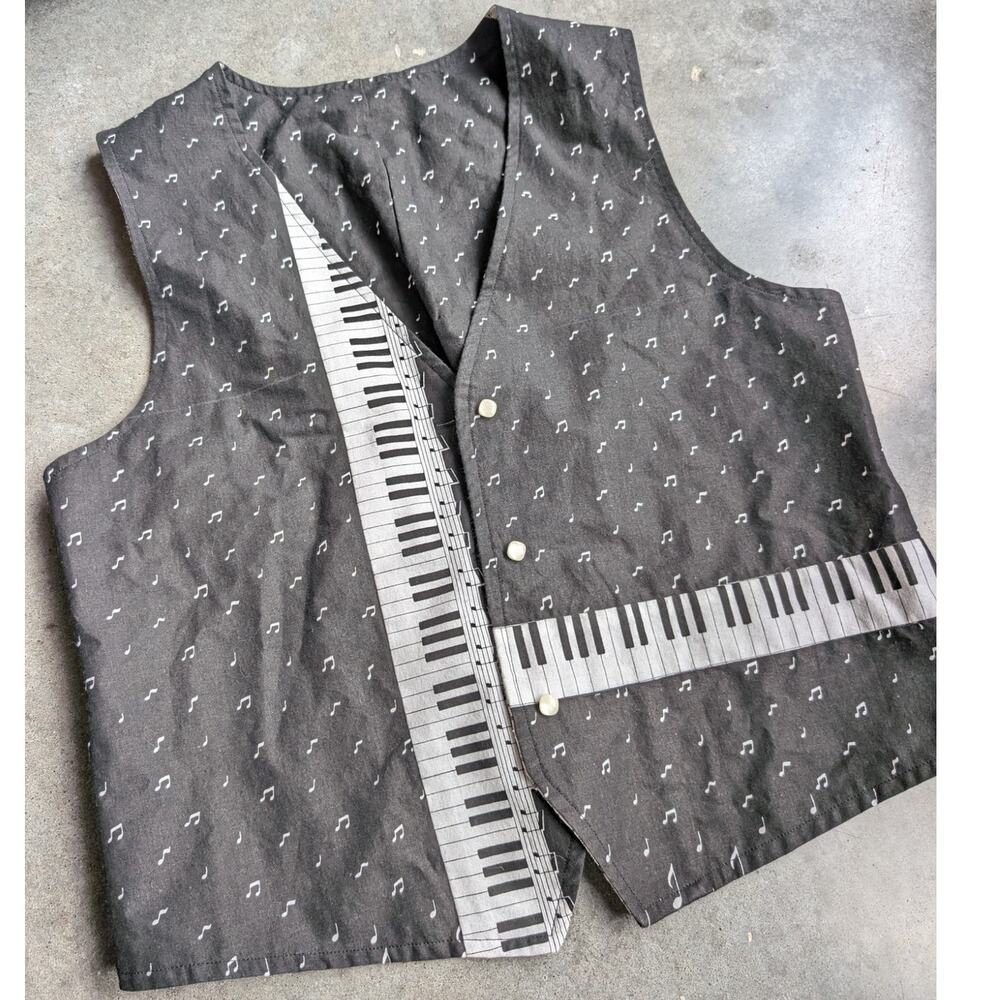 Vintage Piano Novelty Quilted Vest Indie Sleaze Medium Unisex Music Notes Keys